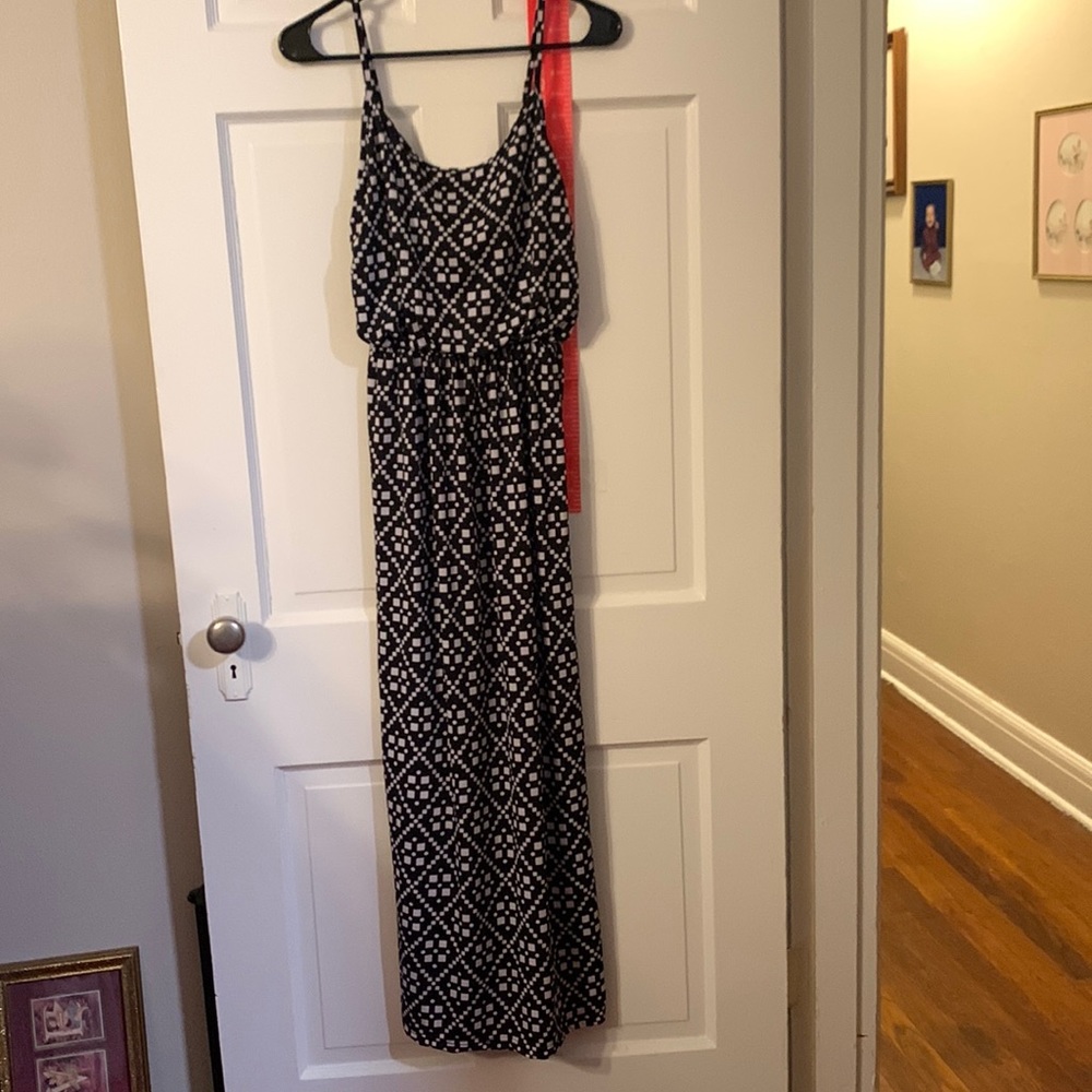 Geometric print dress. Black & white. NWOT